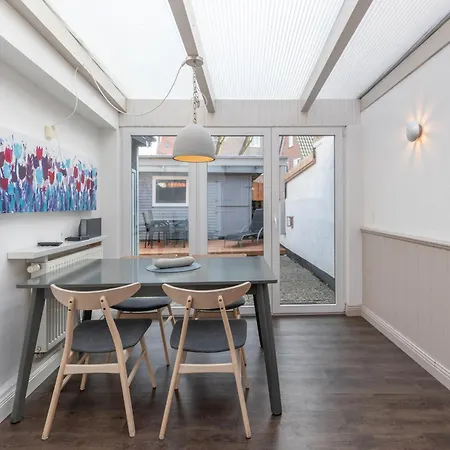 Holiday home Hannes Kapitaenshaus *