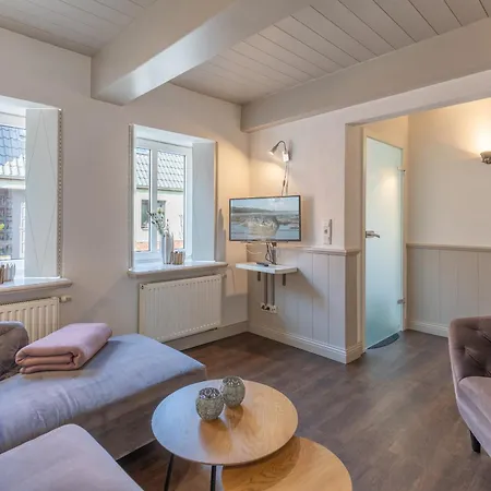 Holiday home Hannes Kapitaenshaus *