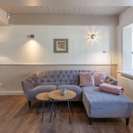 Hannes Kapitaenshaus Holiday home Husum (Schleswig-Holstein)